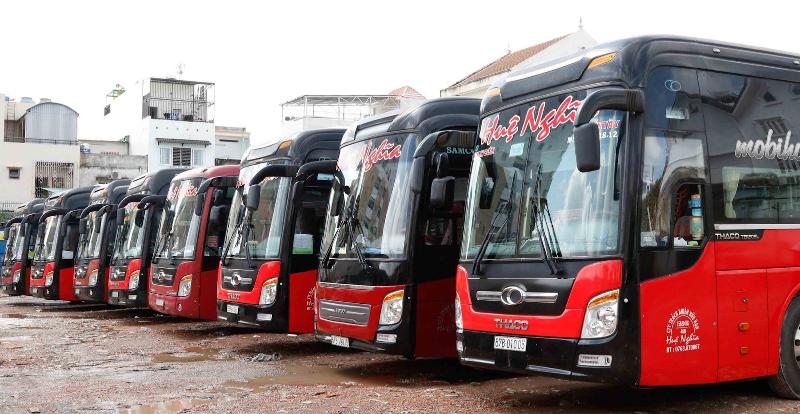 Người dùng đang tìm kiếm thông tin số điện thoại xe Huệ Nghĩa Bình Dương trên điện thoại